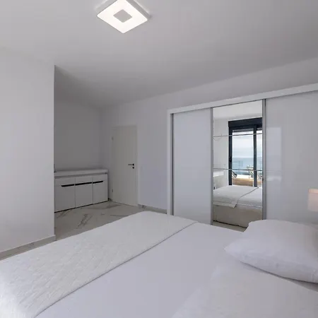 Blue Pearl Penthouse * Sarandë