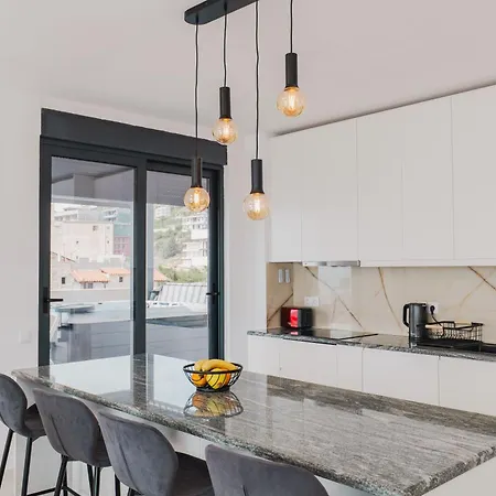 Blue Pearl Penthouse * Sarandë